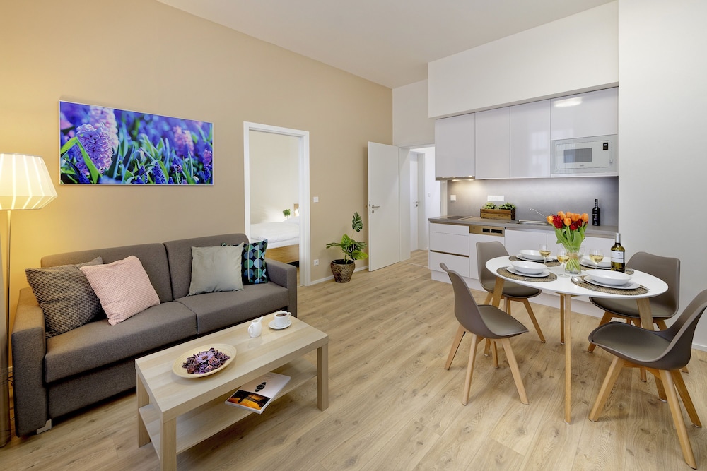 DownTtown Suites Jugoslavska