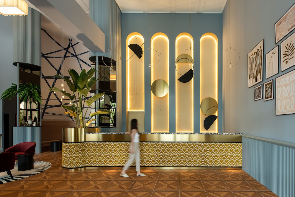 Ami Suites
