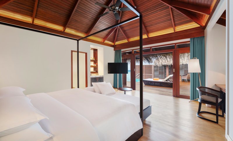 Sheraton Maldives Full Moon Resort Spa