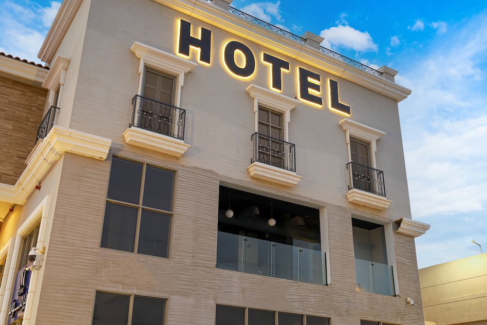 Moments Living Hotel