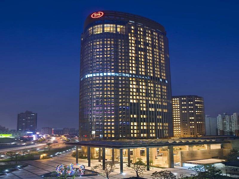 Sheraton Grand Shanghai Pudong Hotel & Residences