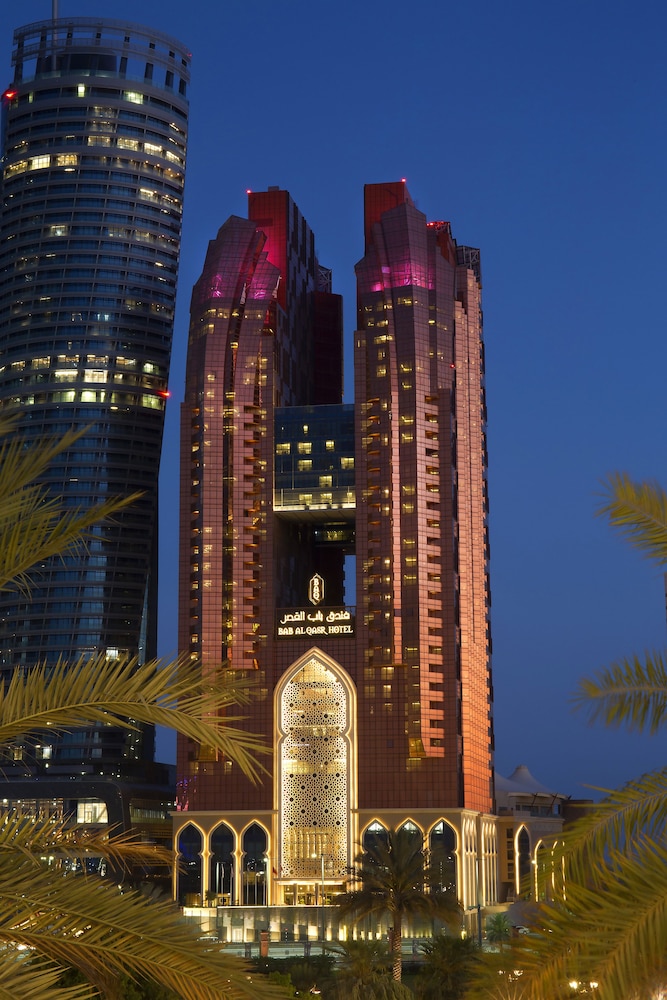 Bab Al Qasr Hotel
