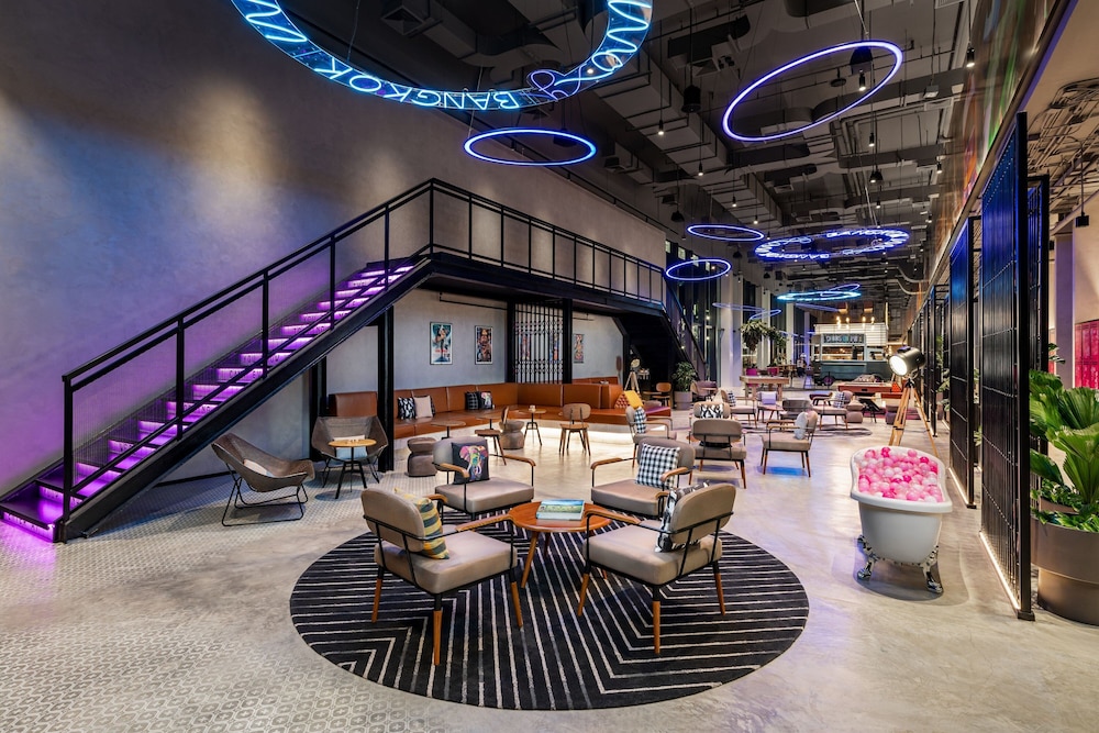 Moxy Bangkok Ratchaprasong