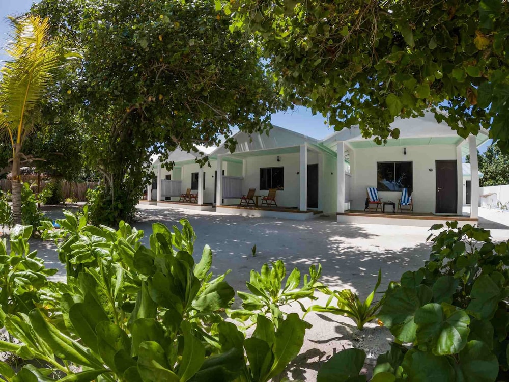 Clouds Beach Retreat Laamu