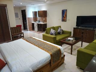 Golden New Hira Hotel