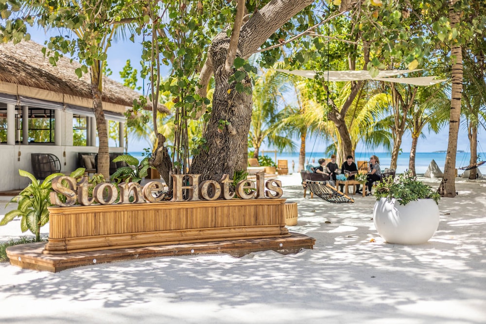 Stone Hotels Dhiffushi