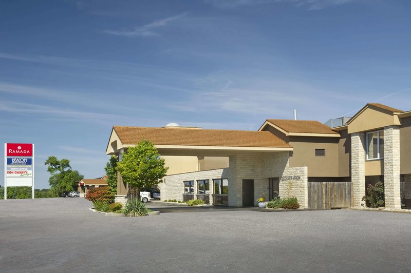 Ramada by Wyndham JordanBeacon Harbourside Resor