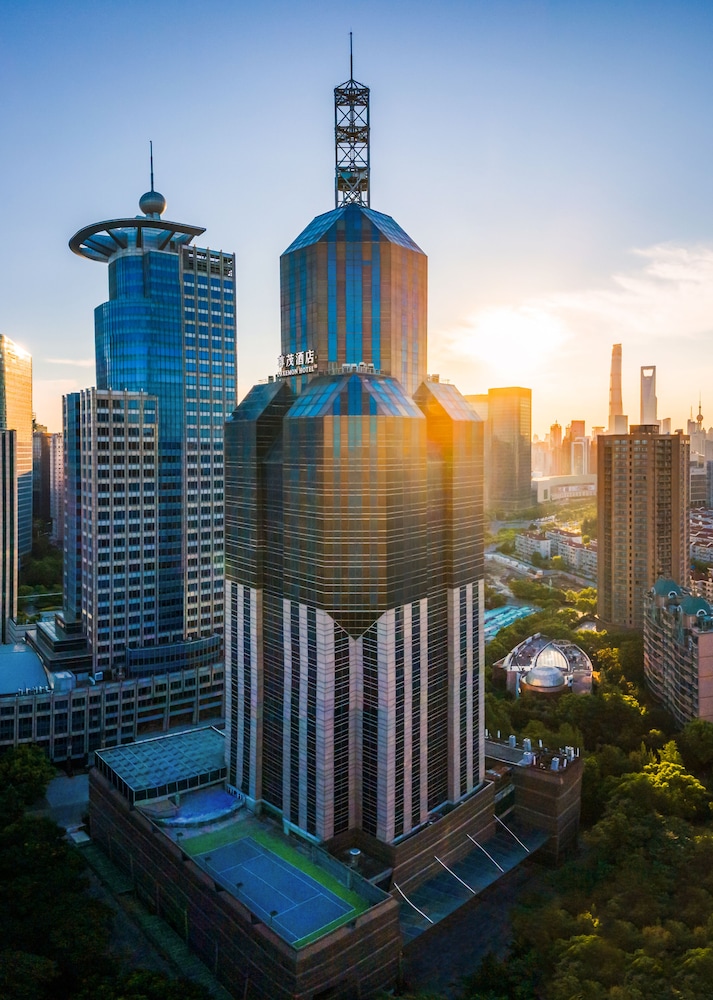 Luxemon Hotel