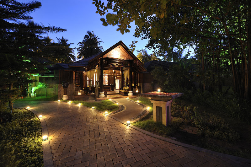 Royal Island Resort Spa