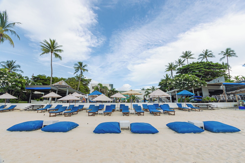 KC Beach Club & Pool Villas
