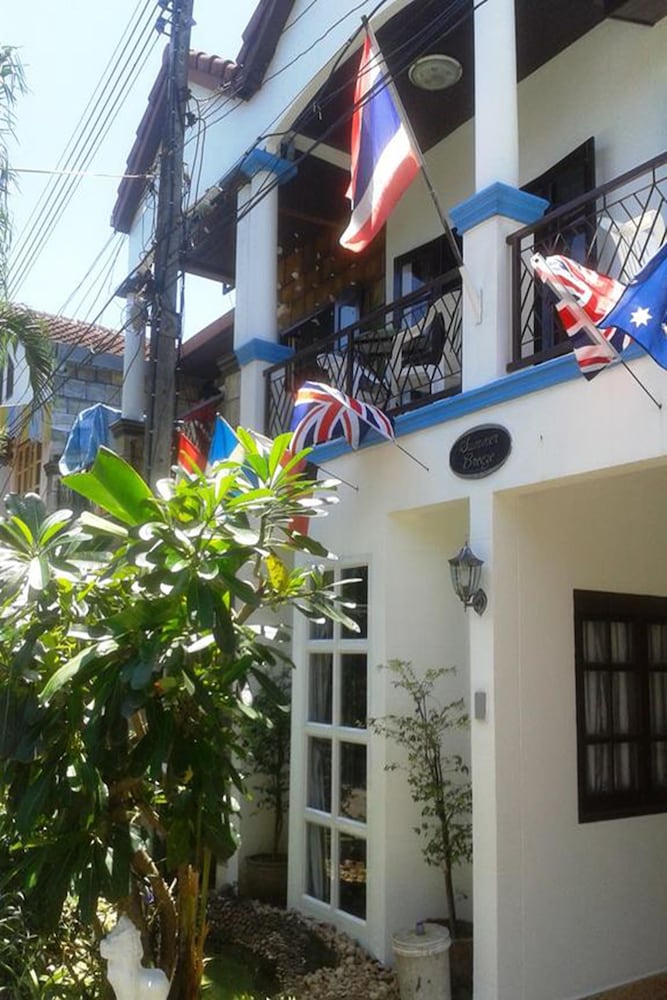 Summer Breeze Inn