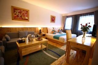 Shining Central Hotel & Spa