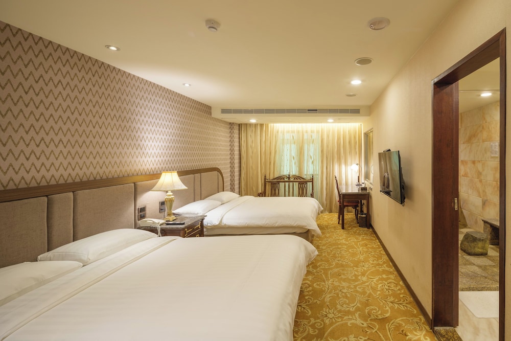 Royal Seasons Hotel  Hot Spring Beitou