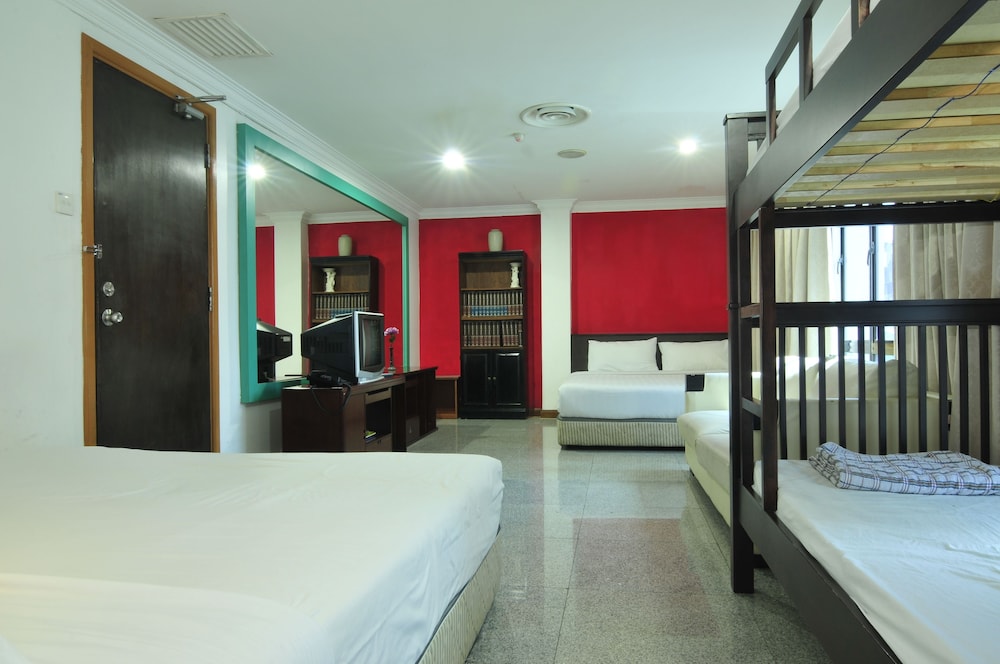 Hotel Chinatown 2