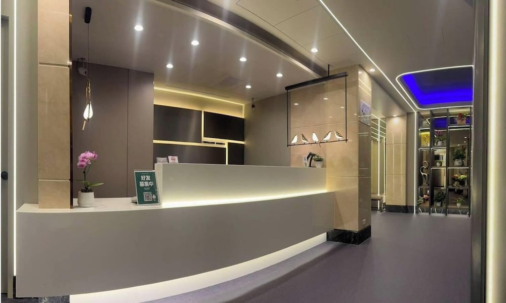 Forward Suites I