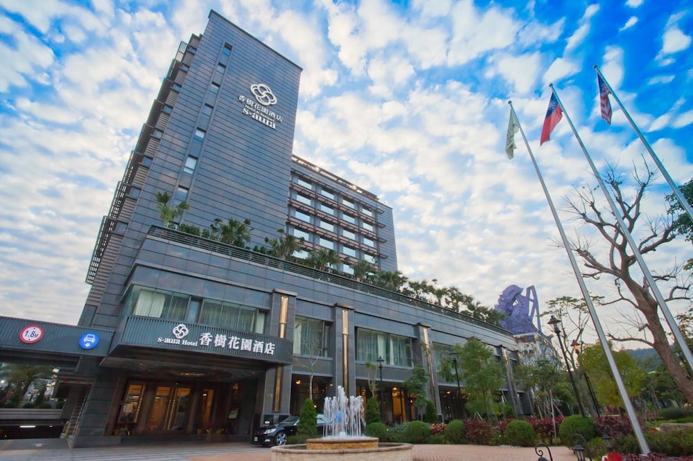 S Aura Hotel