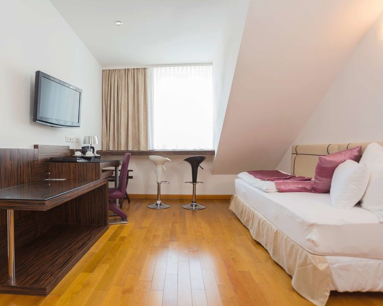 Best Western Plus Hotel Arcadia