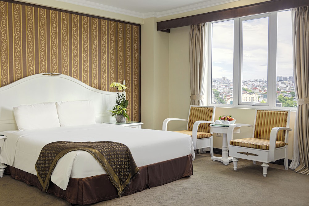 Chalcedony Hotel