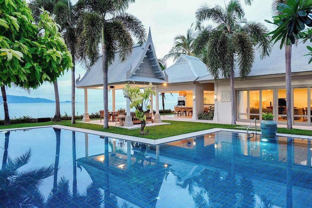 Miskawaan Beachfront Villas