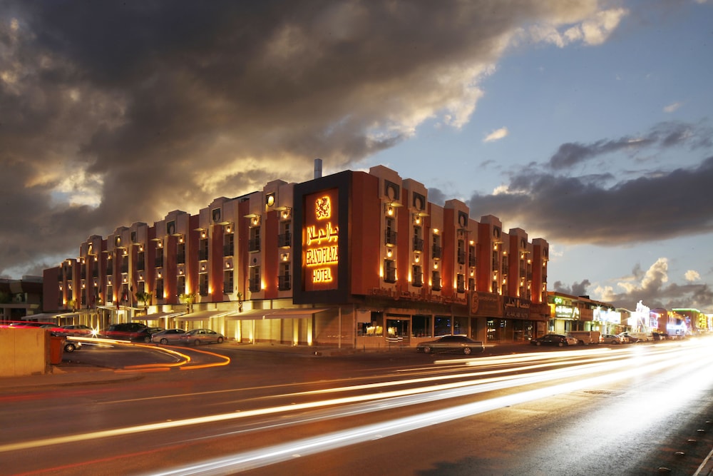 Grand Plaza Takhasosi Hotel