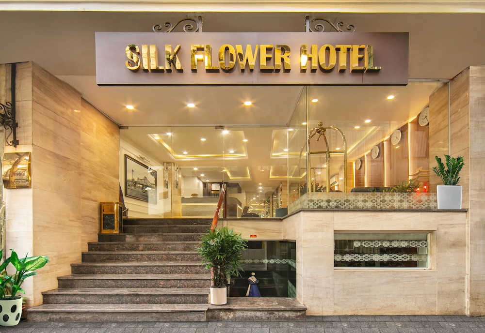 Silk Flower Hotel