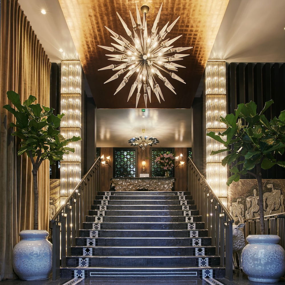 The One Alma Paris
