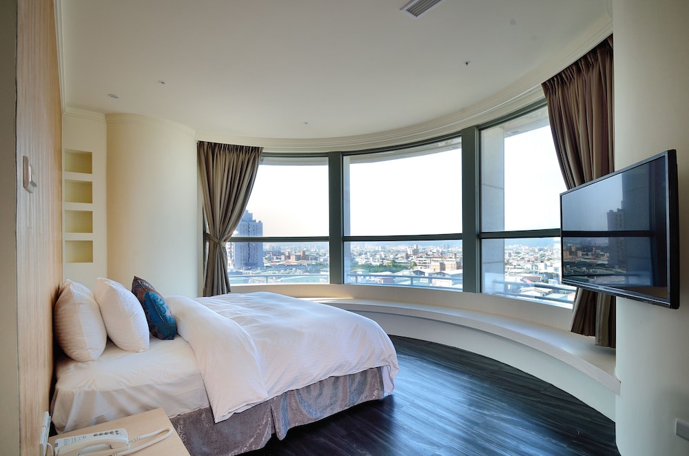 Merry Day City Hotel