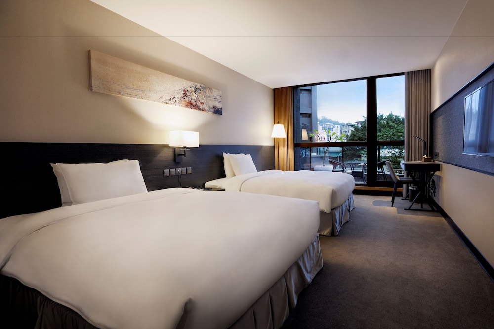 Platinum Hotel