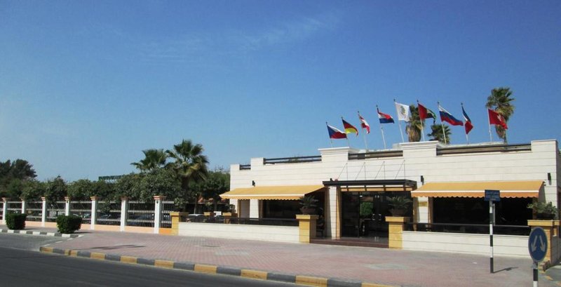 LouLoua Beach Resort