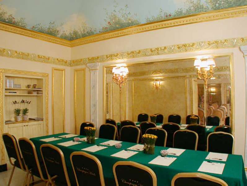 Hotel Champagne Palace