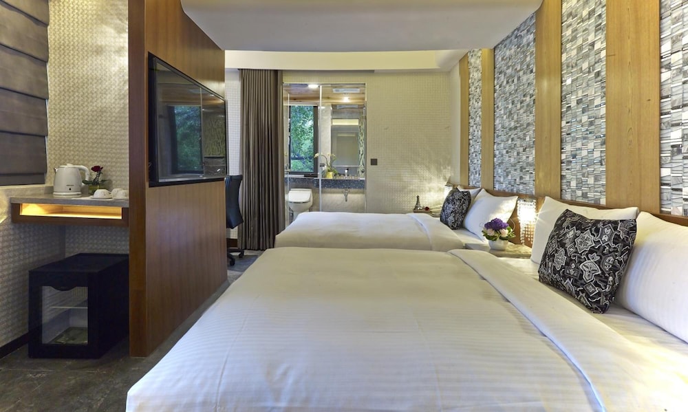 BStay Hotel