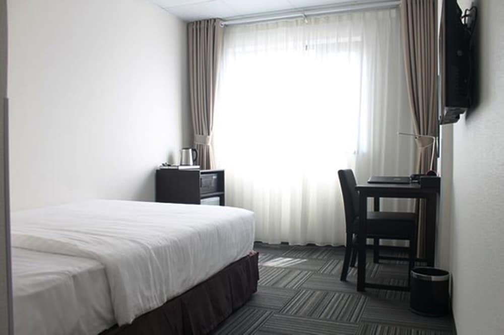 Sakura Hotel 3