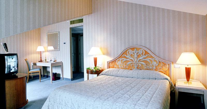 Courtyard by Marriott Rome Central Park Hotel