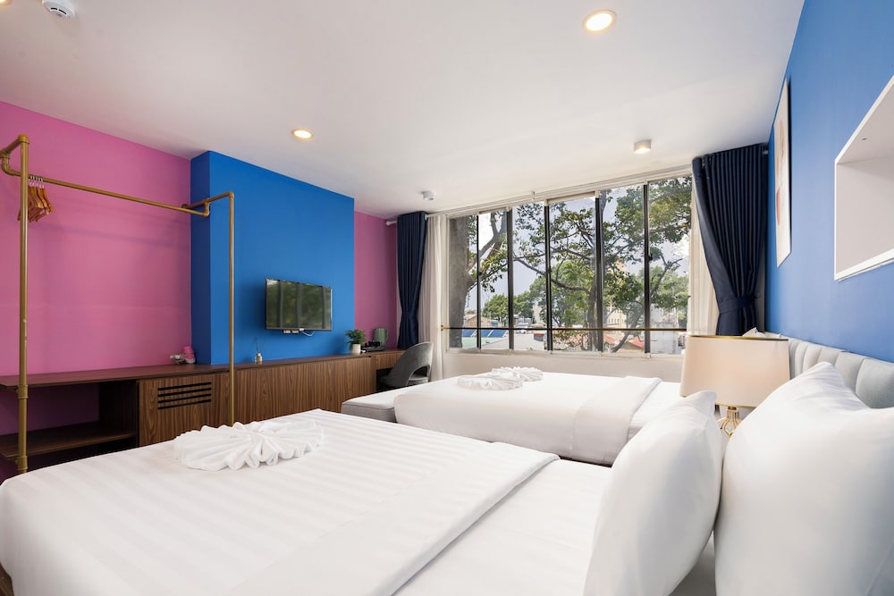 Tago Central Hotel