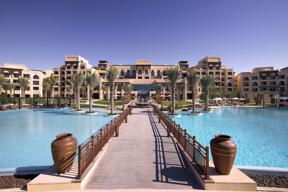 Saadiyat Rotana Resort & Villas