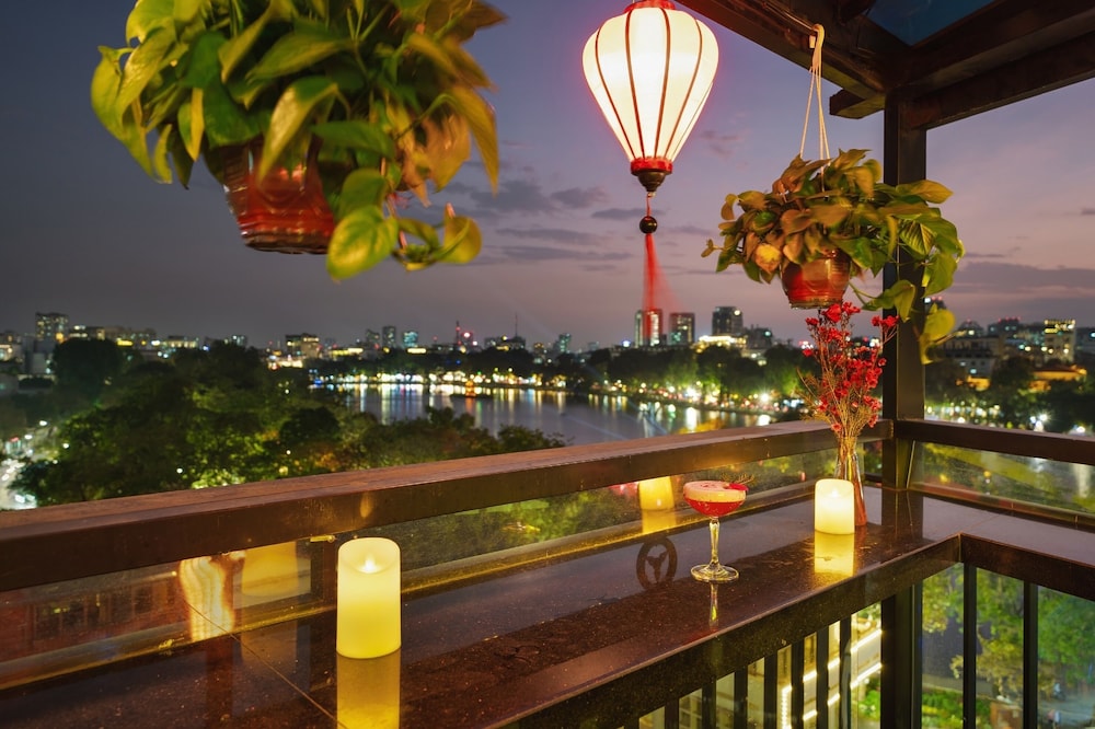 Bella Premier Hotel  Rooftop Skybar