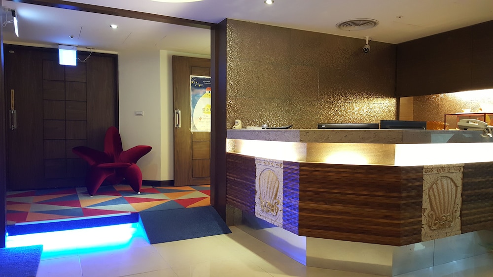 Honey Prince Hotel