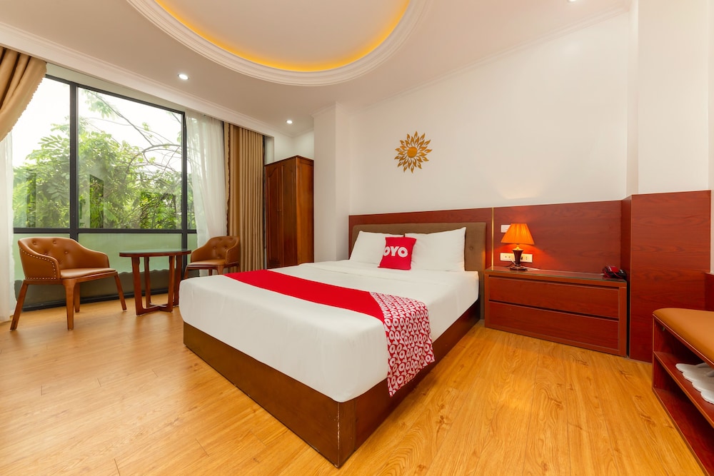 Bach Duong Hotel by OYO Rooms