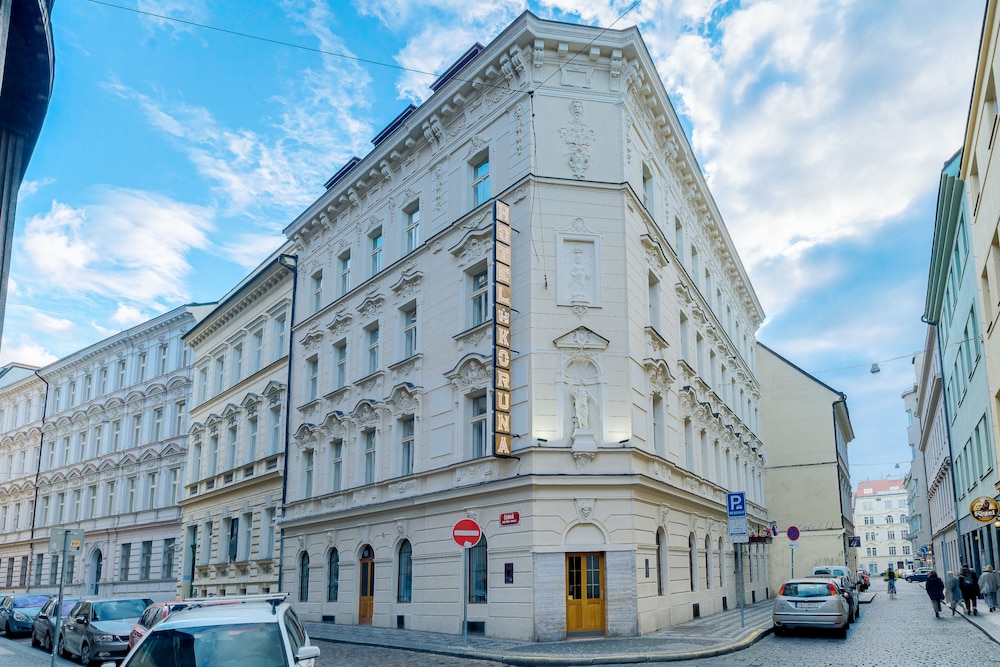 Koruna Hotel