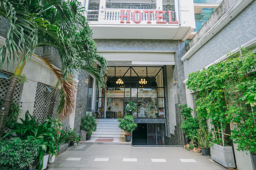 CLavie Hotel