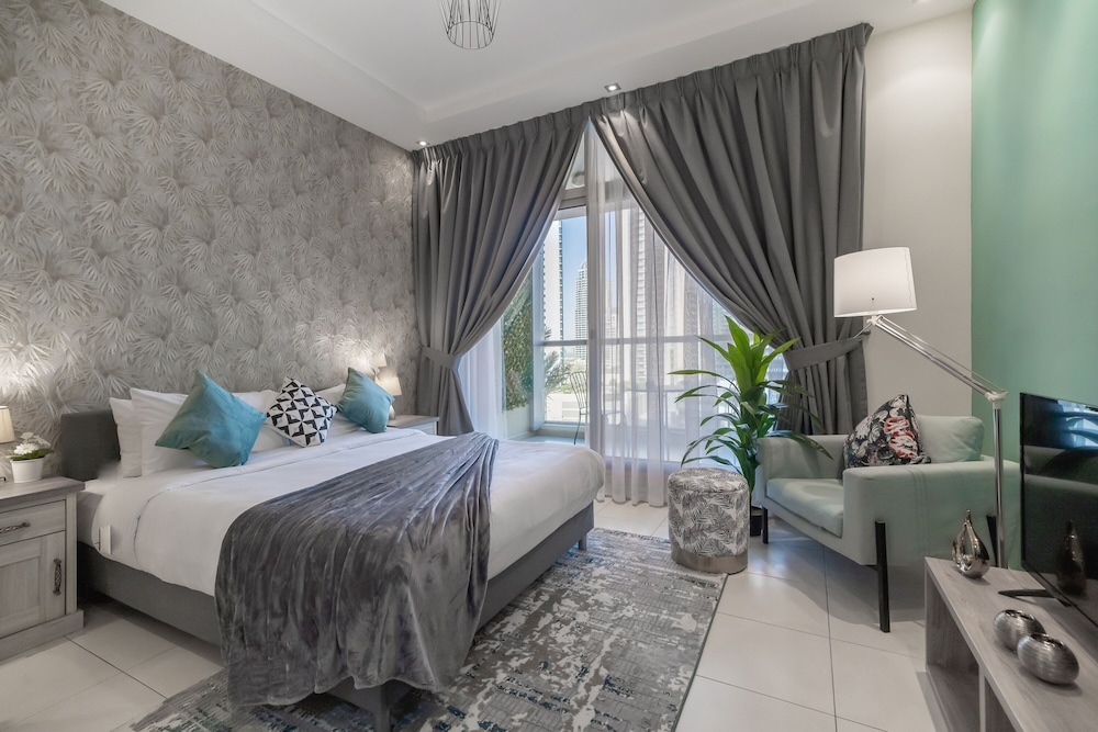 Skyview Tower by Higuests Vacation Homes