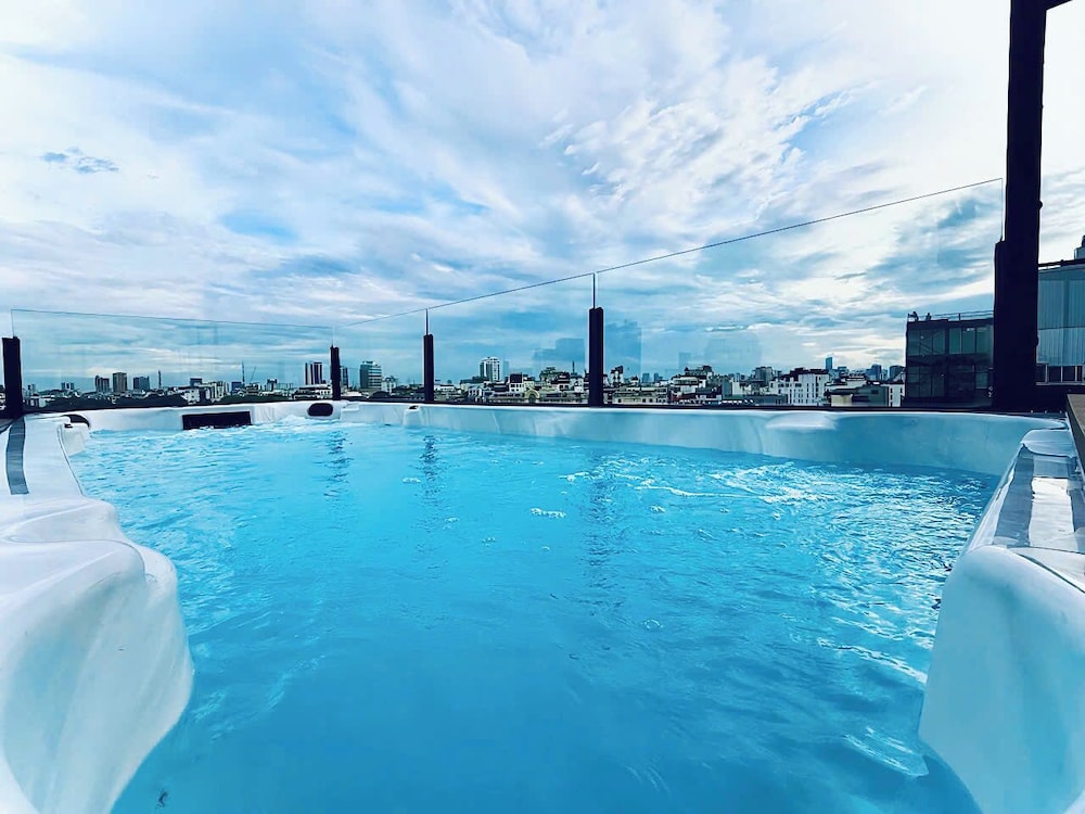 Lucien Hanoi Lakeside Hotel  Rooftop