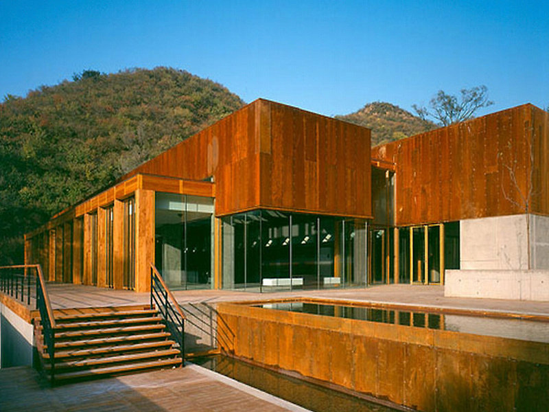 Commune by the Great Wall